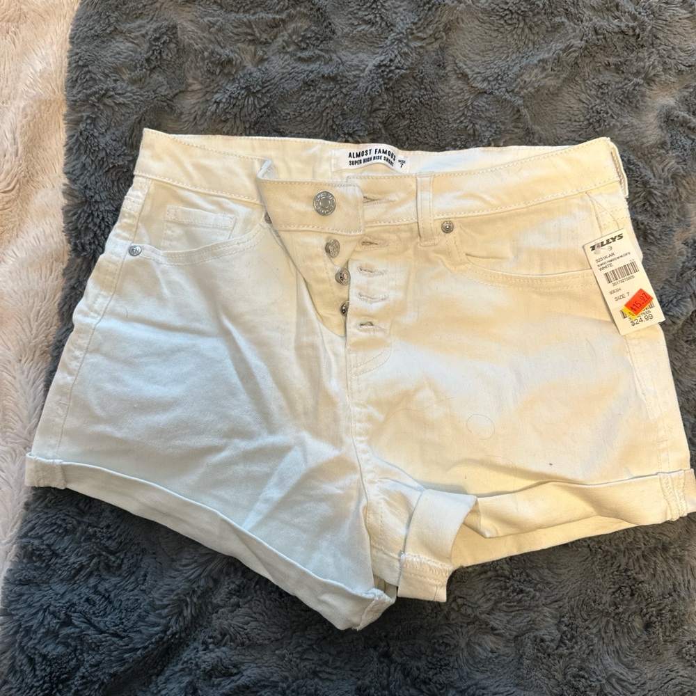 Almost Famous Women's Cream High Waist Shorts